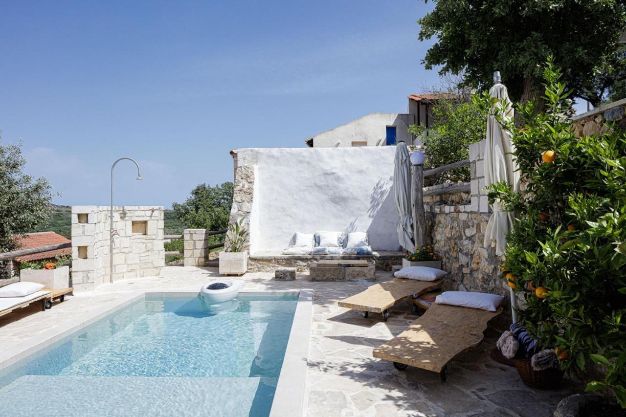 Antonia'S Stonebuilt Mansion With A Private Pool Villa Armenoi  Bagian luar foto