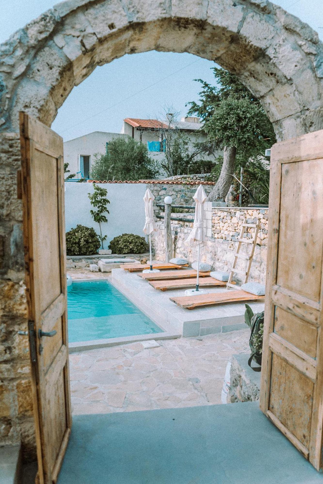 Antonia'S Stonebuilt Mansion With A Private Pool Villa Armenoi  Bagian luar foto