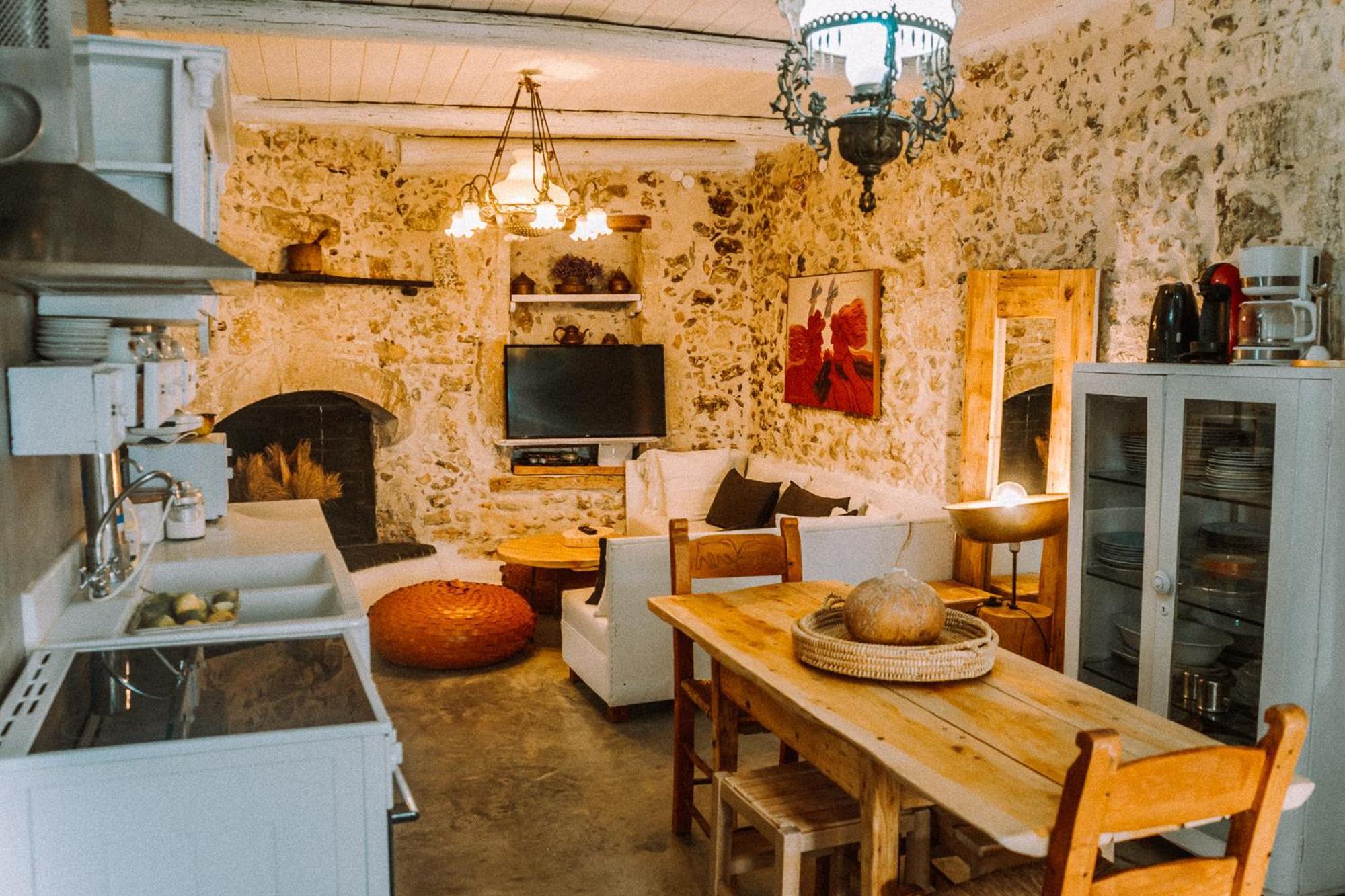Antonia'S Stonebuilt Mansion With A Private Pool Villa Armenoi  Bagian luar foto